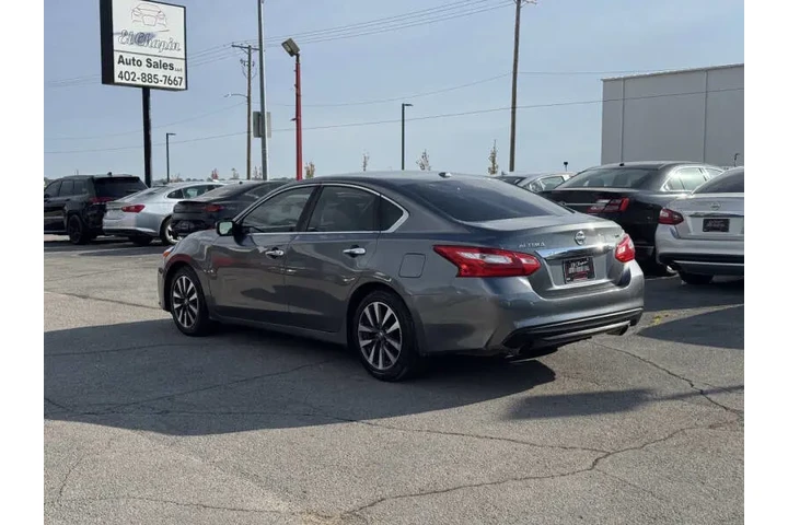 $8950 : 2017 Altima 2.5 SV image 3