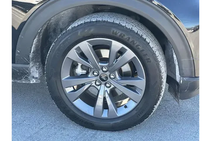 $27944 : Ford Explorer 2023 AWD XLT 4 image 7