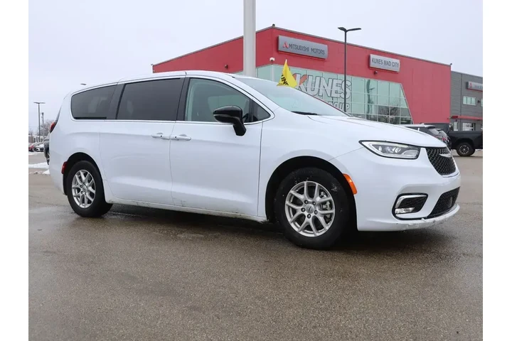 $29990 : Chrysler Pacifica 2024 Touri image 2