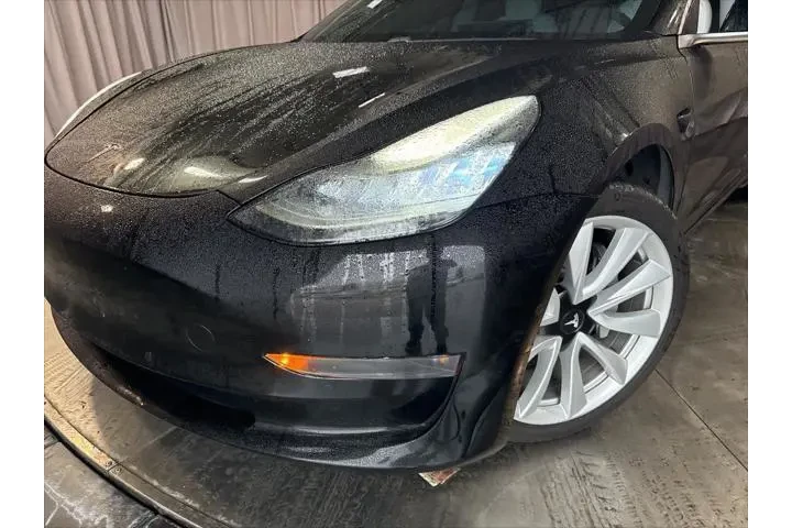 $15477 : Tesla Model 3 2018 Mid Range image 9