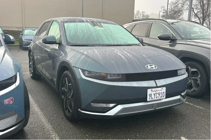 $23490 : Hyundai IONIQ 5 2024 SEL 4dr image 2