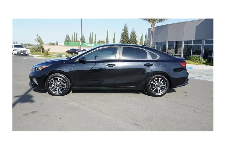 $14984 : 2023 Forte LXS image 9