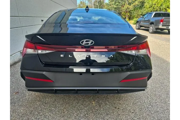 $20000 : Hyundai ELANTRA 2025 SEL Spo image 8