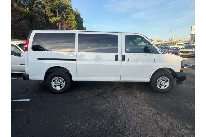 $38499 : Chevrolet Express 2022 LS 35 image 7