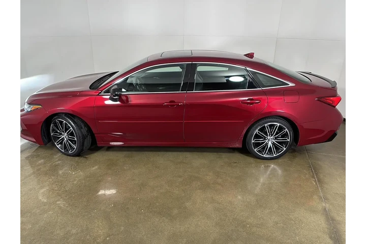 $23979 : Silver Certified 2019 Avalon image 6