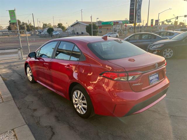 $20995 : 2021 Corolla LE image 5