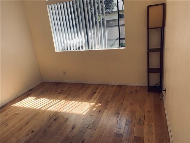 $700 : Comparto cuarto en Torrance image 1