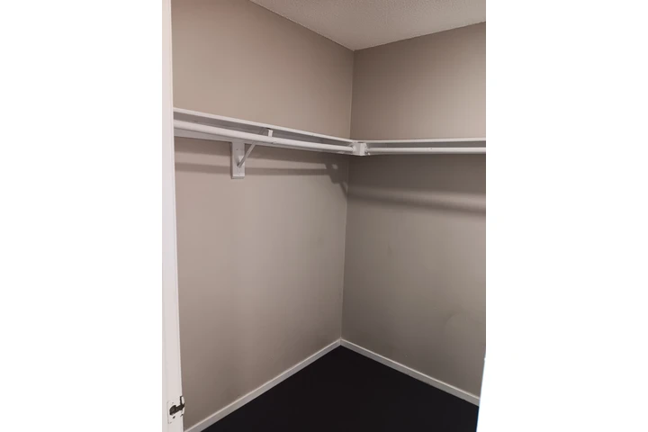 $1500 : RENTO MASTER ROOM image 3