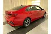 $13291 : Kia Forte 2021 LXS 4dr Sedan thumbnail