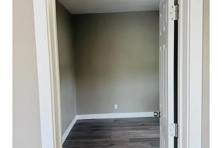 $2500 : 3bed available now image 5