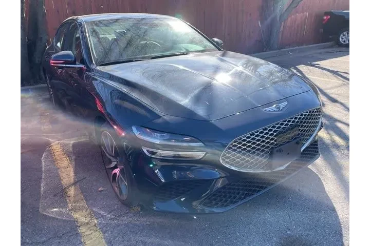 $27399 : Genesis G70 2025 2.5T Standa image 5