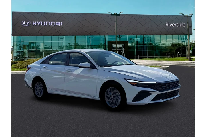 $27670 : Hyundai ELANTRA Hybrid 2026 image 10
