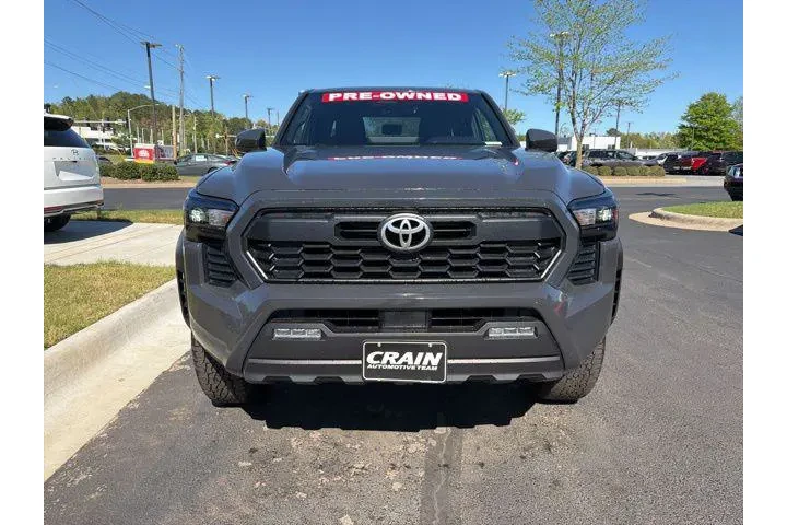 $39409 : Toyota Tacoma 2025 4x4 SR5 4 image 2