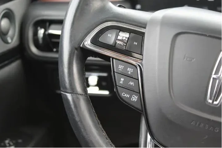 $37998 : Lincoln Nautilus 2022 AWD Re image 10