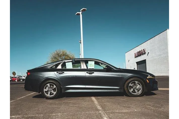 $17477 : Kia K5 2022 LXS 4dr Sedan image 2