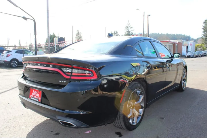 $12995 : 2015 Charger 4dr Sdn SXT RWD image 7