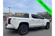 $37039 : Toyota Tacoma 2024 4x2 SR5 4 thumbnail
