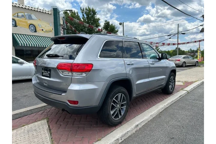 $13995 : 2018 Grand Cherokee Laredo E image 4
