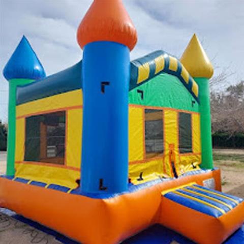 Happy Feet Bounce House image 6