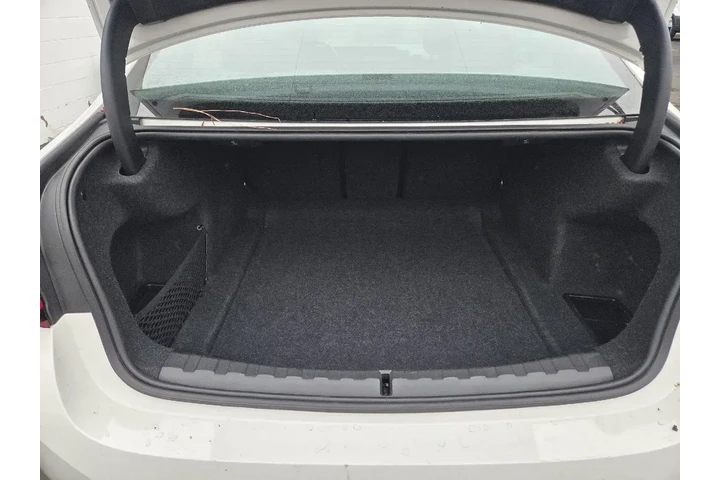 $34845 : BMW 3 Series 2025 330i 4dr S image 9