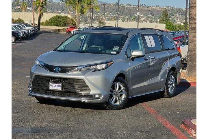 $32500 : Toyota Sienna 2022 XLE 8-Pas image 2
