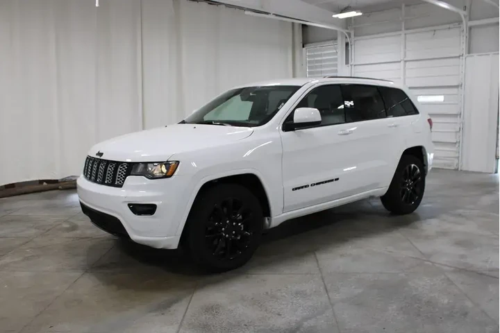 $21638 : Jeep Grand Cherokee WK 2022 image 3