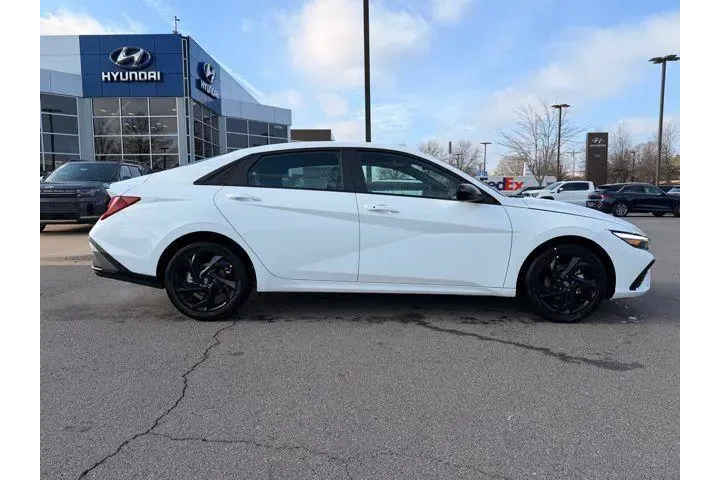 $23341 : Hyundai ELANTRA 2026 SEL Spo image 8