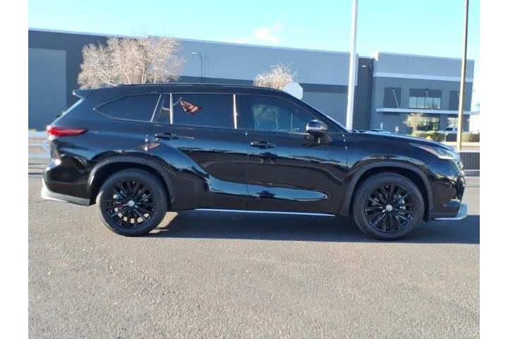 $37777 : Toyota Highlander 2023 LE 4d image 6