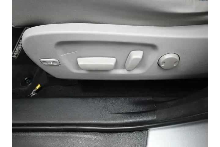 $22991 : Toyota Highlander 2018 SE 4d image 7