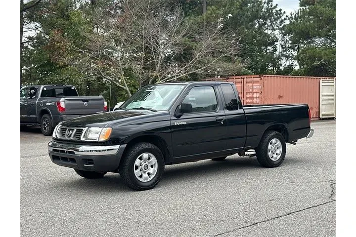 $6048 : Nissan Frontier 2000 2dr XE image 3