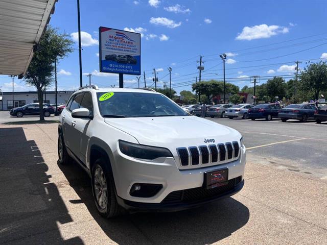 $18499 : 2019 Cherokee Latitude image 3