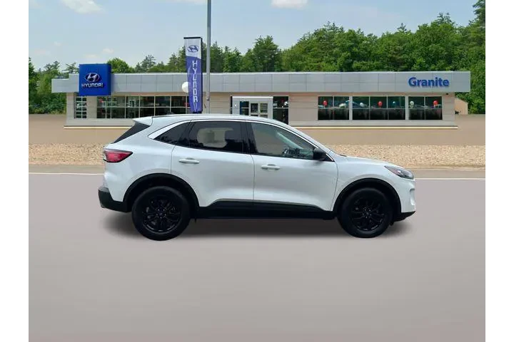 $20990 : Ford Escape 2022 AWD SE 4dr image 5