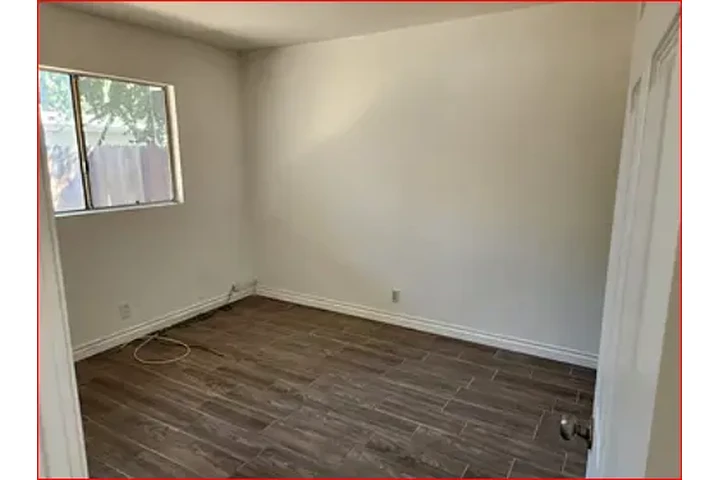 $800 : Moderna casa unifamiliar de 2 image 5