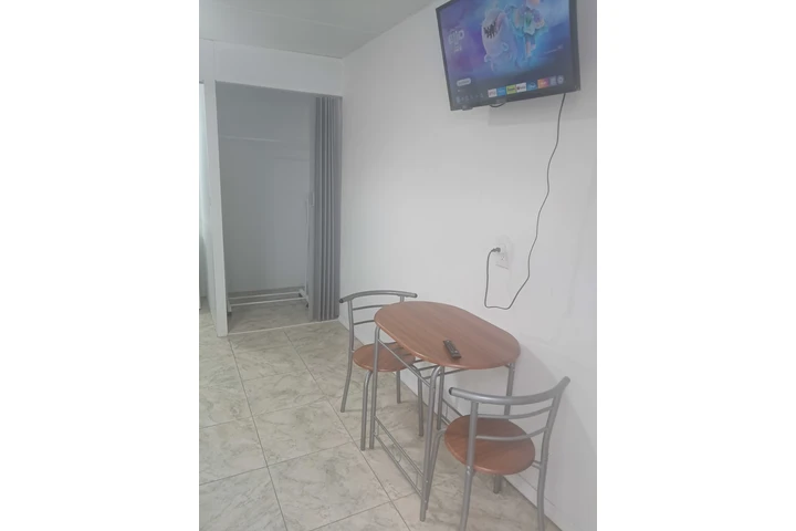 $1000 : EFFICENCE .MIAMI GARDENS image 6