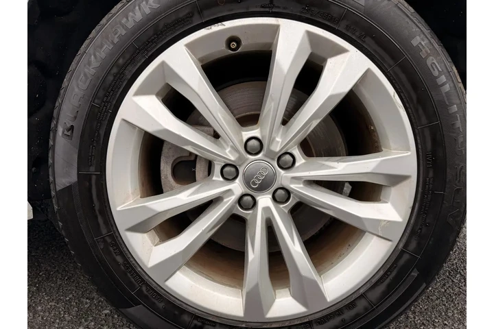 $14988 : 2018 Q7 image 9