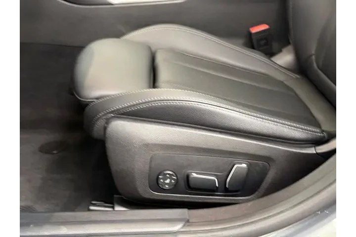 $38000 : BMW 3 Series 2025 AWD 330i x image 10