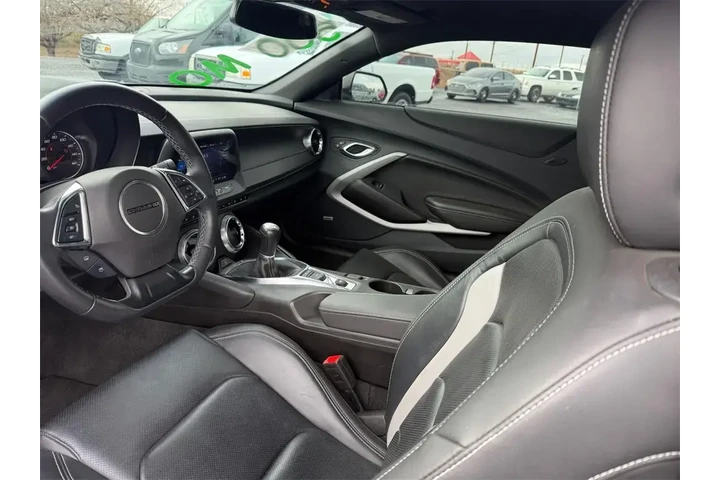 $29500 : Chevrolet Camaro 2023 LT 2dr image 4