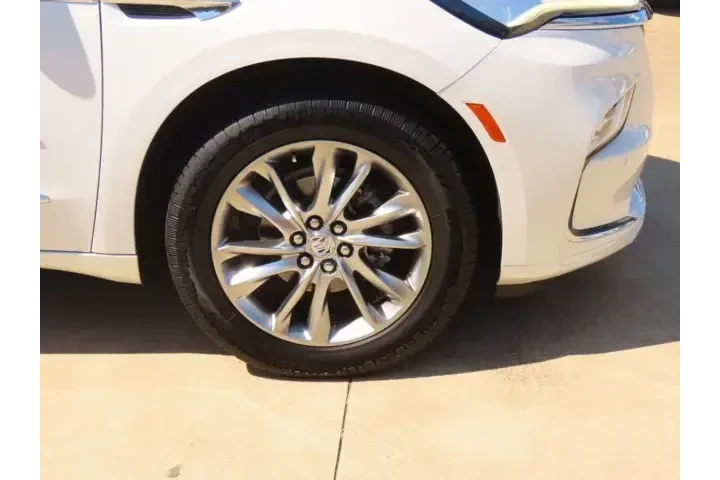 $35945 : Buick Enclave 2023 Avenir 4d image 7