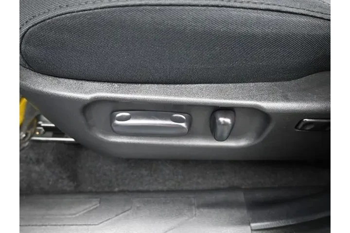 $37695 : Toyota Tacoma 2023 4x4 TRD S image 7