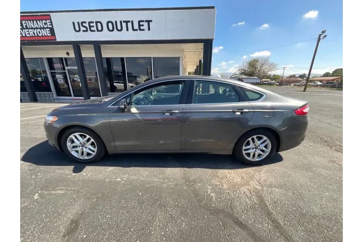 2015 Fusion SE image 4