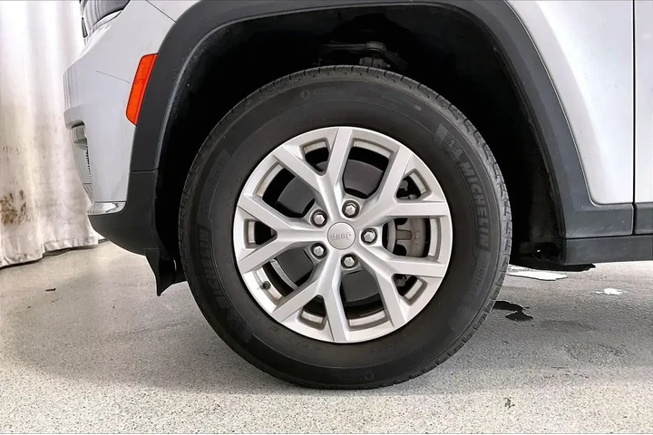 $32191 : Jeep Grand Cherokee L 2023 4 image 6