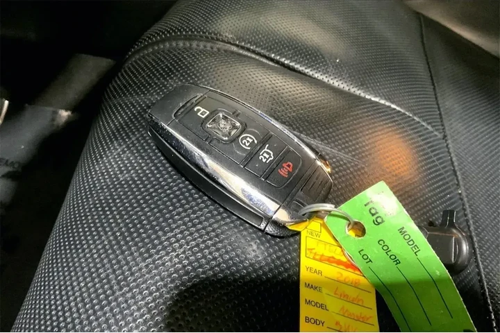 $29782 : Lincoln Navigator L 2018 4x4 image 10