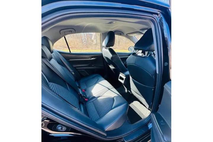 $20000 : 2021 Camry SE image 6