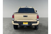 $39270 : Toyota Tacoma 2020 4x4 SR5 V thumbnail