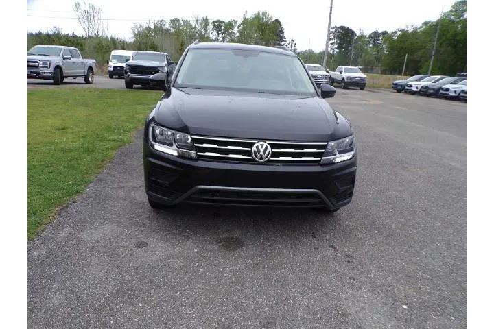 $15900 : Volkswagen Tiguan 2021 SE 4d image 2