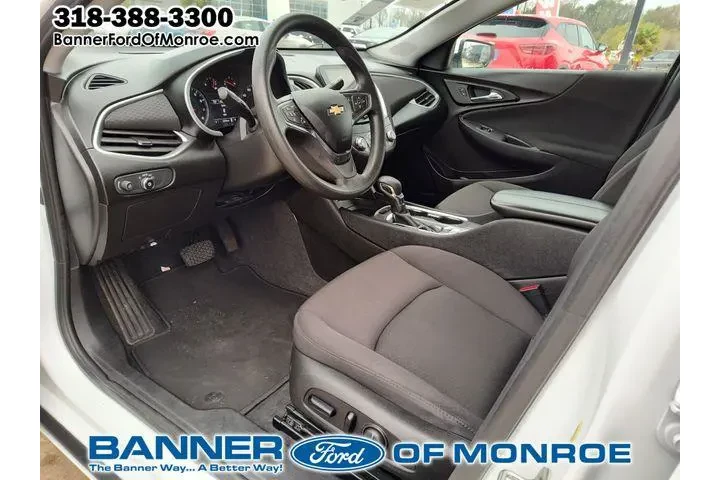$17875 : Chevrolet Malibu 2023 LT 4dr image 2