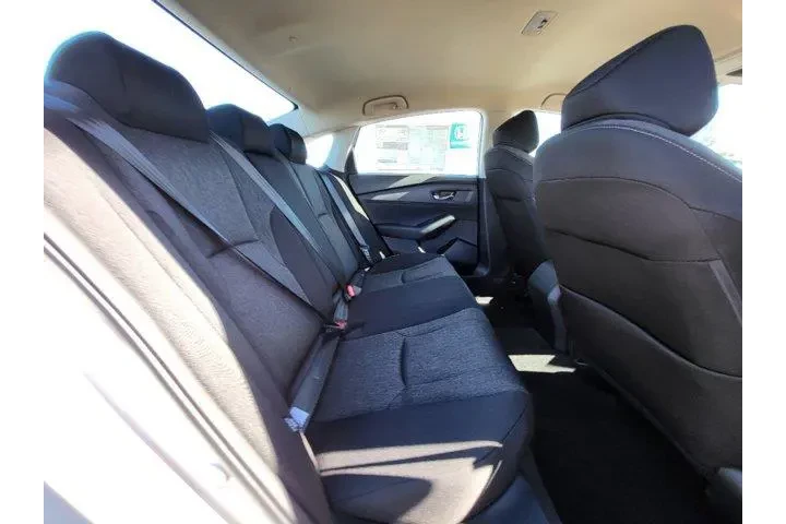 $23371 : Honda Accord 2024 LX 4dr Sed image 6