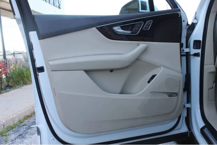 $18490 : 2019 Q7 image 10