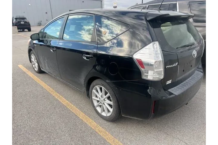 $10424 : Toyota Prius v 2012 Two 4dr image 5