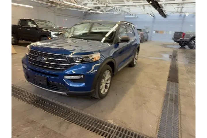 $34990 : Ford Explorer 2022 AWD XLT 4 image 1